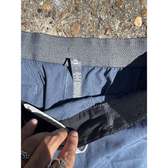 Vuori Kore Shorts Mens Large Performance Athletic Training Running Jogging - Picture 2 of 3